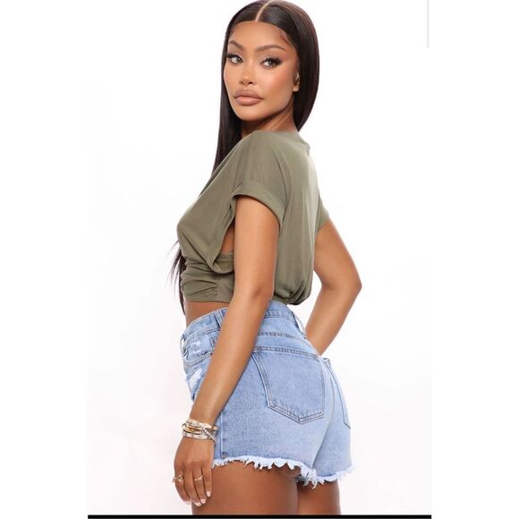 Cropped twist front plunge top NWT size small - Picture 4 of 4